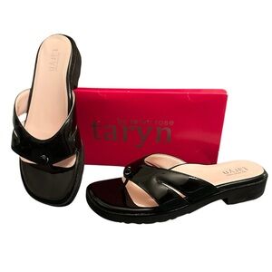 Taryn by Taryn Rose Trista Black Patent Leather Thong Slip-On Sandals Size 9.5